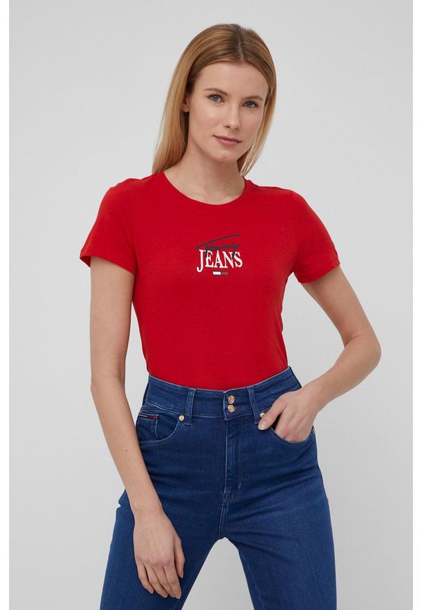 Tommy Jeans T-shirt DW0DW12001.PPYY damski kolor czerwony. Okazja: na co dzień. Kolor: czerwony. Materiał: bawełna, dzianina. Wzór: nadruk. Styl: casual