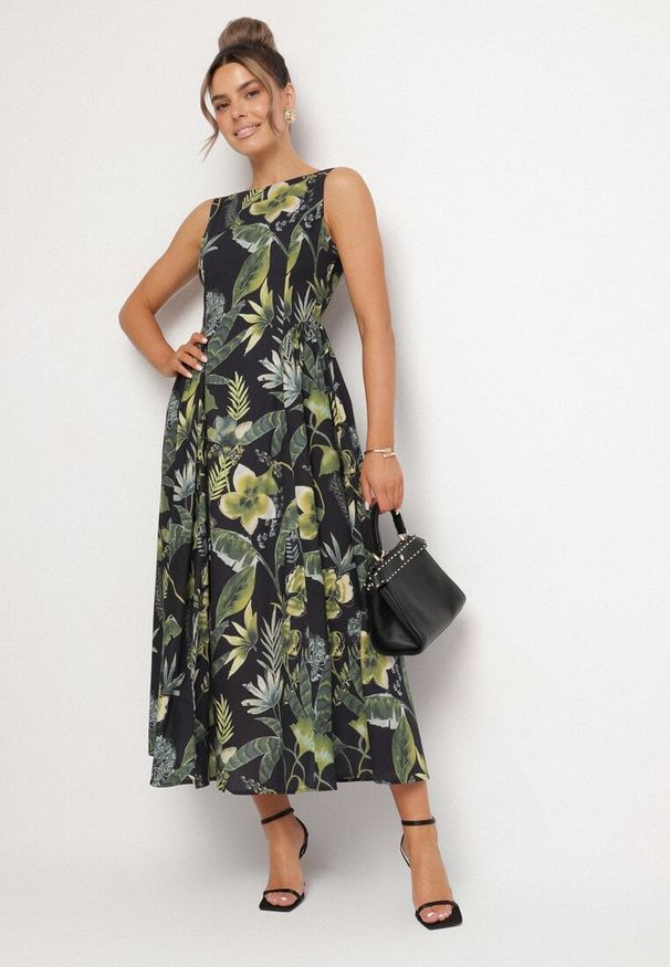 Born2be - Czarna Bawełniana Sukienka Rozkloszowana we Florystyczny Print Liliova. Okazja: na spacer, na imprezę. Typ kołnierza: dekolt w łódkę. Kolor: czarny. Materiał: bawełna. Długość rękawa: na ramiączkach. Wzór: nadruk. Styl: klasyczny