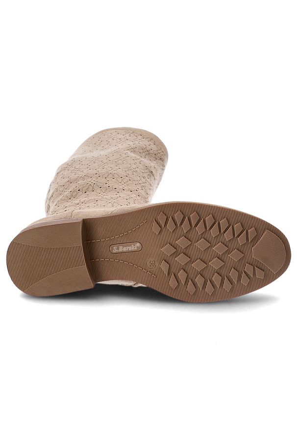 Beżowe Kozaki S.Barski Modne Obuwie Damskie. Okazja: na co dzień. Kolor: beżowy. Materiał: materiał. Szerokość cholewki: normalna. Wzór: ażurowy, kwiaty. Obcas: na płaskiej podeszwie. Styl: casual