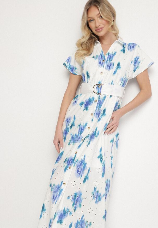 Born2be - Biało-Niebieska Ażurowa Sukienka z Bawełny o Koszulowym Kroju z Paskiem Melpio. Okazja: na co dzień. Kolor: biały. Materiał: bawełna. Wzór: ażurowy. Typ sukienki: koszulowe. Styl: klasyczny, casual, elegancki