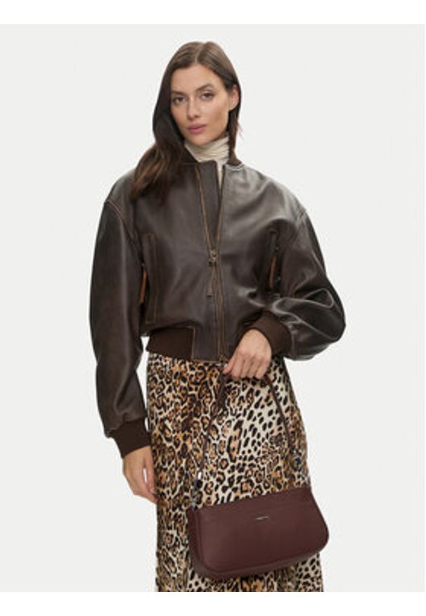 Calvin Klein Torebka Ck Business Shoulder Bag_Saf K60K612579 Brązowy. Kolor: brązowy. Materiał: skórzane