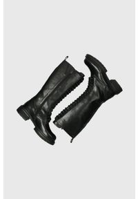 MEXX - Mexx Kozaki damskie kolor czarny na płaskim obcasie. Nosek buta: okrągły. Kolor: czarny. Materiał: guma. Obcas: na obcasie. Wysokość obcasa: niski #5