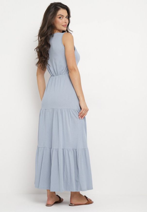Born2be - Niebieska Bawełniana Sukienka Maxi Bez Rękawów Lorenis. Okazja: na co dzień. Typ kołnierza: dekolt w serek. Kolor: niebieski. Materiał: bawełna. Długość rękawa: bez rękawów. Sezon: lato. Styl: elegancki, casual. Długość: maxi