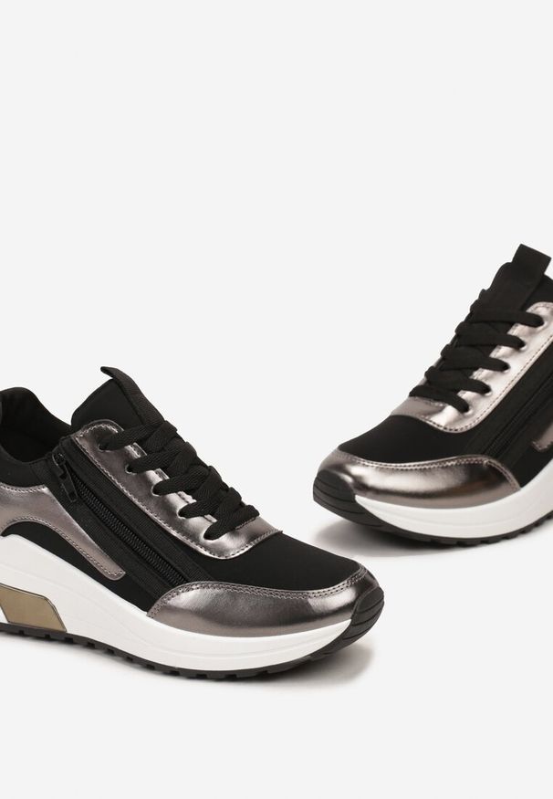 Born2be - Czarne Sznurowane Sneakersy na Grubej Podeszwie z Błyszczącymi Wstawkami i Suwakiem Revilinsa. Zapięcie: zamek. Kolor: czarny
