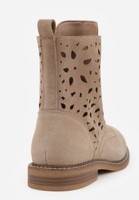 Renee - Ciemnobeżowe Skórzane Botki z Ażurowym Wzorem Kasona. Okazja: na co dzień. Kolor: beżowy. Materiał: skóra. Wzór: ażurowy. Styl: casual #3