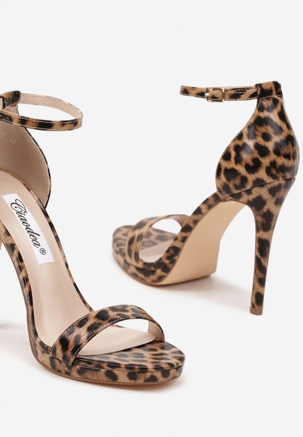 Renee - Panterkowe Sandały na Szpilce z Paskiem wokół Kostki i Sprzączką Silirea. Zapięcie: pasek. Obcas: na szpilce
