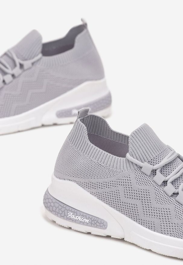 Renee - Szare Buty Sportowe Philone. Zapięcie: bez zapięcia. Kolor: szary. Materiał: materiał. Szerokość cholewki: normalna. Wzór: aplikacja