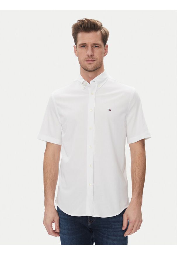TOMMY HILFIGER - Tommy Hilfiger Koszula Performance MW0MW38663 Biały Regular Fit. Kolor: biały. Materiał: bawełna, syntetyk