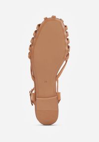 Born2be - Brązowe Sandały VICES z Geometrycznymi Paskami Abadia. Okazja: na co dzień. Zapięcie: pasek. Kolor: brązowy. Wzór: geometria. Styl: casual, elegancki, klasyczny #6