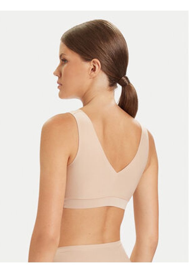 Chantelle Figi Brazylijskie z wysokim stanem Soft Stretch C10690 Beżowy. Stan: podwyższony. Kolor: beżowy. Materiał: syntetyk