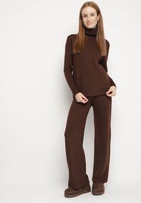 Born2be - Brązowy Dzianinowy Komplet z Wełną i Bawełną Spodnie i Sweter z Golfem Errele. Kolor: brązowy. Materiał: dzianina, wełna, bawełna