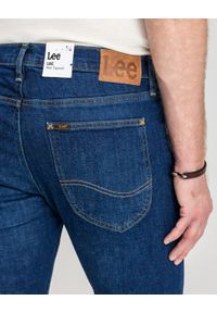 Lee - LEE LUKE MĘSKIE SPODNIE JEANSOWE DARK WORN KANSAS L719IAC22 112328479 #5