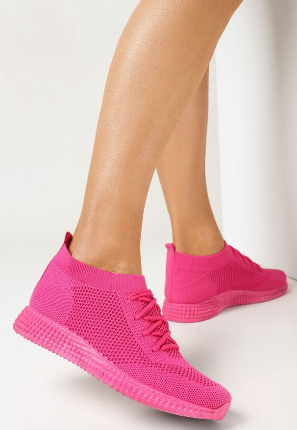 Born2be - Różowe Buty Sportowe Marza. Nosek buta: okrągły. Kolor: różowy. Materiał: materiał. Szerokość cholewki: normalna
