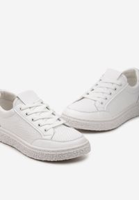 Born2be - Białe Sneakersy ze Skóry Naturalnej z Perforacją Ruvienna. Kolor: biały. Materiał: skóra