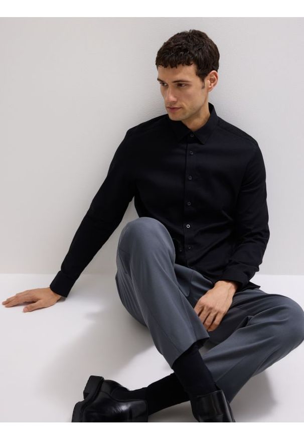 Reserved - Bawełniana koszula super slim fit - czarny. Kolor: czarny. Materiał: bawełna