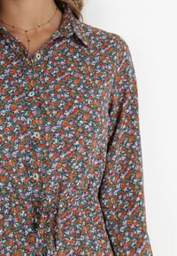 Born2be - Ciemnozielona Sukienka Hesolis. Kolor: zielony. Wzór: nadruk, aplikacja, kwiaty. Typ sukienki: koszulowe. Styl: klasyczny. Długość: maxi #4