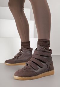 Born2be - Brązowe Sneakersy na Ukrytym Koturnie Farnella. Okazja: na co dzień. Zapięcie: rzepy. Kolor: brązowy. Materiał: jeans. Obcas: na koturnie