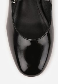 Renee - Czarne Czółenka Lakierowane na Słupku Ozdobione Paskami i kwadratowym Noskiem Jalabine. Zapięcie: pasek. Kolor: czarny. Materiał: lakier. Wzór: aplikacja. Obcas: na słupku. Styl: klasyczny #8