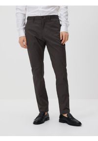 Reserved - Spodnie chino slim fit - ciemnobrązowy. Kolor: brązowy. Materiał: tkanina, bawełna