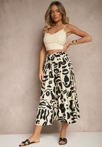 Renee - Czarne Szerokie Spodnie Culottes z Gumką Zdobione Geometrycznym Printem Sartebia. Okazja: na co dzień. Kolor: czarny. Wzór: aplikacja, geometria, nadruk. Styl: elegancki, casual #4