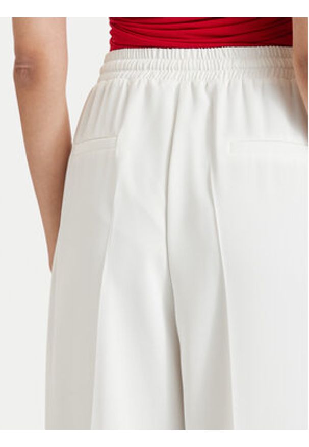 ACCESS FASHION Spodnie materiałowe 63-5101-183 Biały Regular Fit. Kolor: biały. Materiał: syntetyk