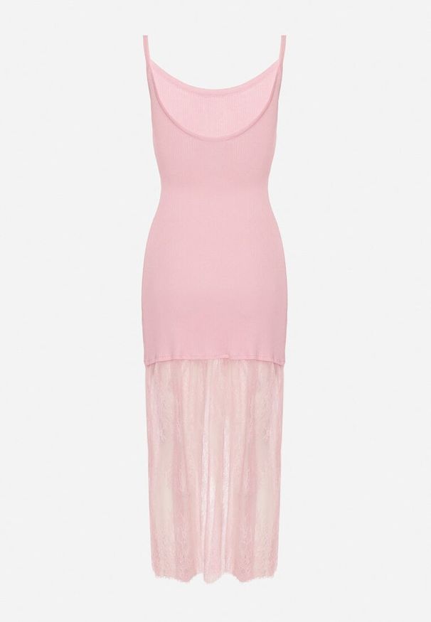 Born2be - Różowa Prążkowana Sukienka Koktajlowa Ozdobiona Koronką Sonalitea. Kolor: różowy. Materiał: prążkowany, koronka. Wzór: aplikacja, koronka. Styl: wizytowy