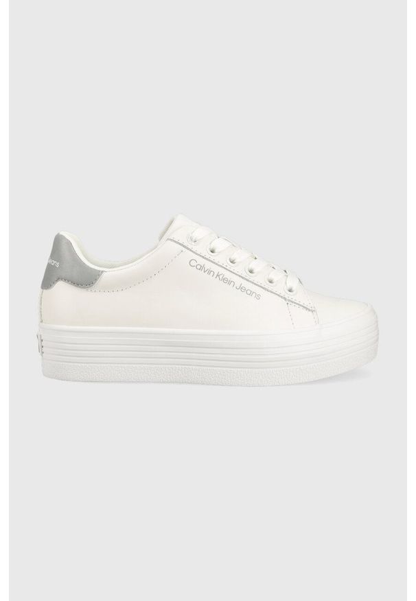 Calvin Klein Jeans sneakersy skórzane VULC FLATFORM LACEUP kolor biały YW0YW01220. Nosek buta: okrągły. Kolor: biały. Materiał: skóra. Obcas: na platformie