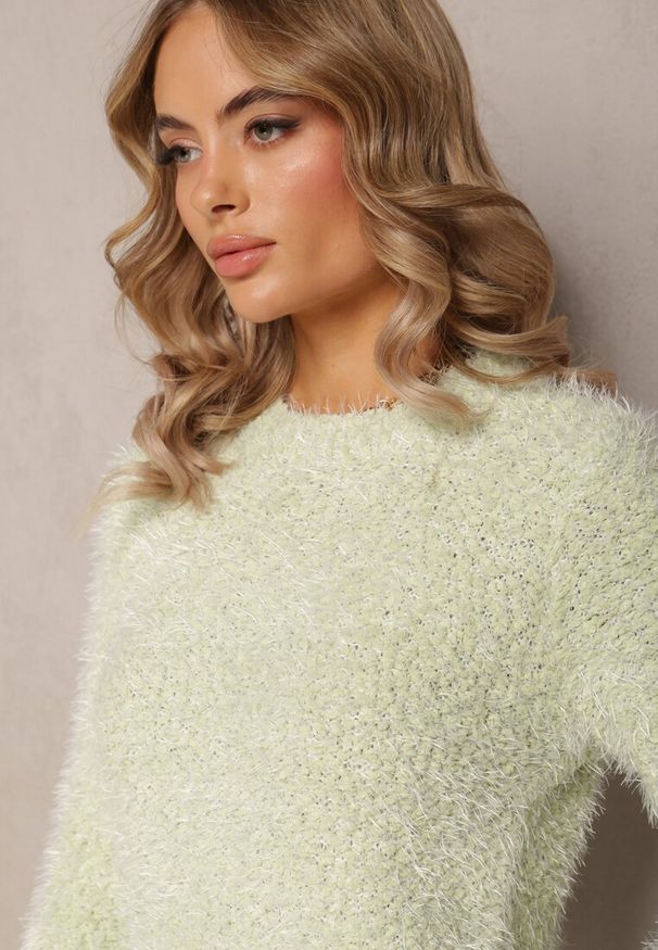 Renee - Miętowy Sweter z Puchatego Gładkiej Materiału z Okrągłym Dekoltem i Długim Rękawem Klarrilo. Kolor: miętowy. Materiał: materiał. Długość rękawa: długi rękaw. Długość: długie. Wzór: gładki. Sezon: jesień, zima