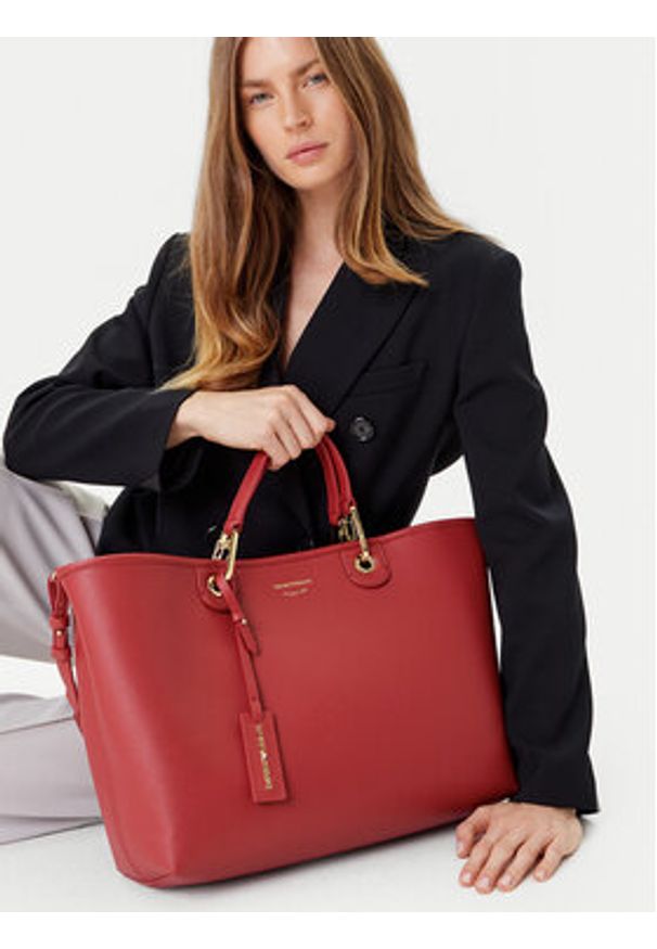 Emporio Armani Torebka EW000360 AF12036 M5068 Czerwony. Kolor: czerwony. Materiał: skórzane