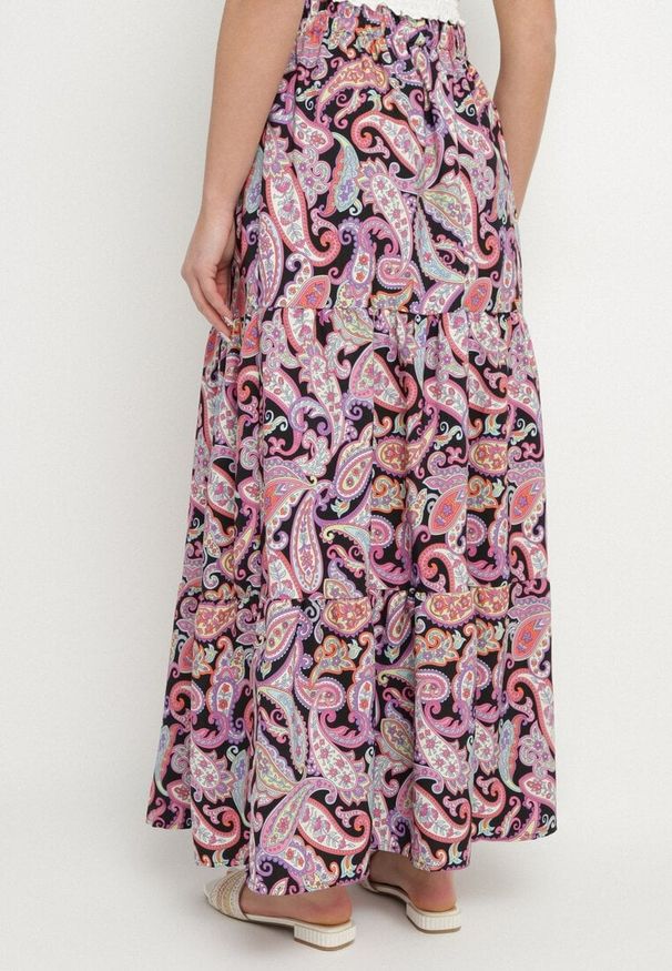 Born2be - Fioletowa Rozkloszowana Spódnica z Wysokim Stanem ze Wzorem Paisley Nevrisa. Okazja: na co dzień. Stan: podwyższony. Kolor: fioletowy. Wzór: paisley. Styl: klasyczny, casual, elegancki