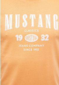 Mustang - MUSTANG AUSTIN MĘSKI T-SHIRT KOSZULKA NADRUK TANGERINE 1014938 7036. Wzór: nadruk #7