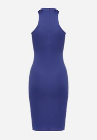 Born2be - Niebieska Dopasowana Sukienka Bez Rękawów z Wycięciem przy Dekolcie Galoriena. Okazja: na co dzień. Kolor: niebieski. Długość rękawa: bez rękawów. Typ sukienki: proste. Styl: casual, elegancki #2
