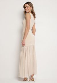 Born2be - Beżowa Koktajlowa Sukienka z Wiskozą Ozdobiona Marszczeniem Galapina. Okazja: na imprezę. Kolor: beżowy. Materiał: wiskoza. Wzór: aplikacja. Styl: wizytowy #2