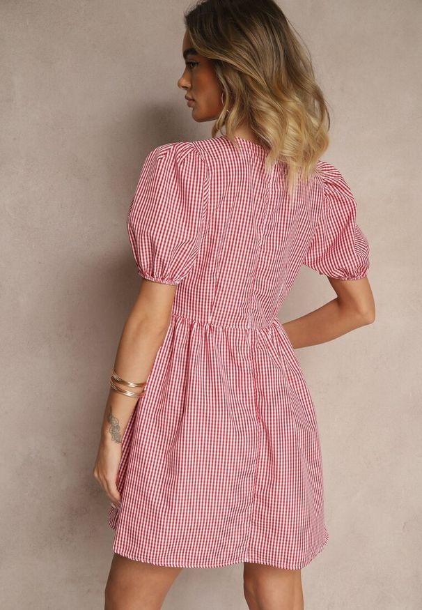 Renee - Czerwona Retro Sukienka w Kratkę Vichy o Rozkloszowanym Kroju z Wiązaniem Temarea. Okazja: na co dzień. Kolor: czerwony. Materiał: jeans. Wzór: kratka. Typ sukienki: rozkloszowane. Styl: retro