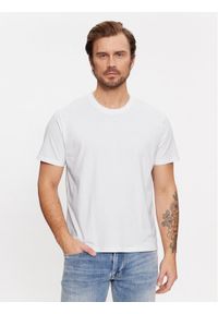 Pepe Jeans T-Shirt Connor PM509206 Biały Regular Fit. Kolor: biały. Materiał: bawełna