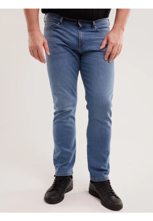 Big-Star - Jeansy męskie dopasowane z przetarciami niebieskie Tobias 367. Okazja: na co dzień. Stan: obniżony. Kolor: niebieski. Styl: casual, klasyczny, sportowy