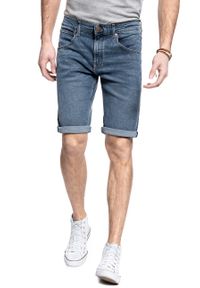 Wrangler - WRANGLER SPODNIE MĘSKIE COLTON SHORTS SLING SHOT W15VJP251. Okazja: na randkę, na co dzień. Materiał: skóra, bawełna, elastan, denim, jeans, poliester. Długość: krótkie. Wzór: aplikacja. Sezon: zima, lato. Styl: casual, klasyczny