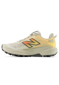 Buty damskie New Balance FuelCell Rebel Trail WRBT6G2 – beżowe. Kolor: beżowy. Materiał: syntetyk, materiał, guma. Szerokość cholewki: normalna. Sport: bieganie, fitness #3