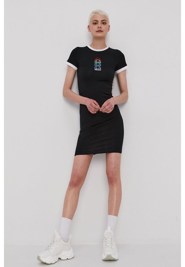Ellesse Sukienka kolor czarny mini dopasowana. Kolor: czarny. Materiał: dzianina. Długość rękawa: krótki rękaw. Wzór: aplikacja. Typ sukienki: dopasowane. Długość: mini