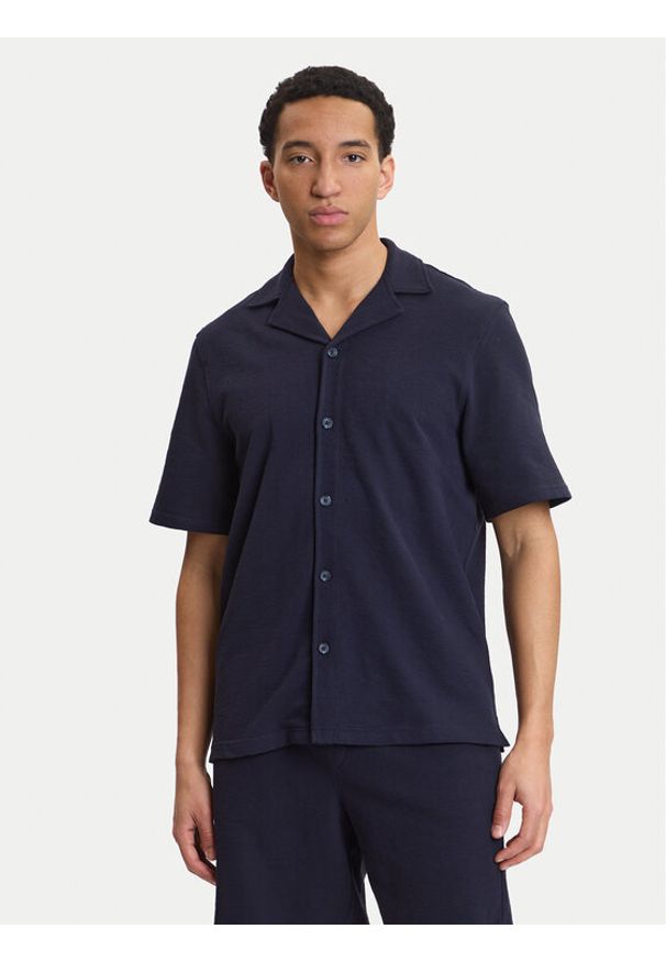 Guess Koszula M6GP10 K3079 Granatowy Regular Fit. Kolor: niebieski. Materiał: bawełna