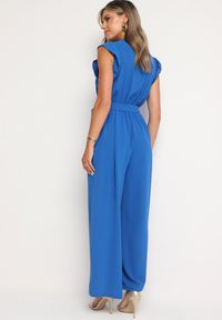 Born2be - Niebieski Taliowany Kombinezon Koktajlowy z Paskiem w Talii i Falbanami przy Ramionach Vimarine. Okazja: na imprezę. Kolor: niebieski. Materiał: jeans. Styl: wizytowy #5