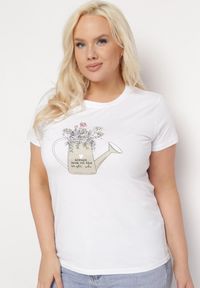 Born2be - Biały Bawełniany T-shirt z Ozdobnym Nadrukiem Littana. Okazja: na co dzień. Kolor: biały. Materiał: bawełna. Wzór: nadruk. Sezon: lato, wiosna. Styl: klasyczny, casual