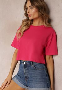 Renee - Fuksjowy T-shirt o Fasonie Cropped Oversize Brighta. Kolor: różowy. Materiał: jeans