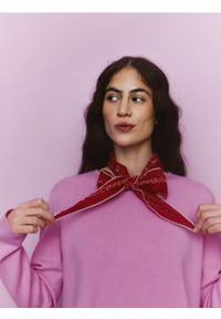 Reserved - Sweter z baskinką - różowy. Kolor: różowy. Materiał: dzianina, wiskoza