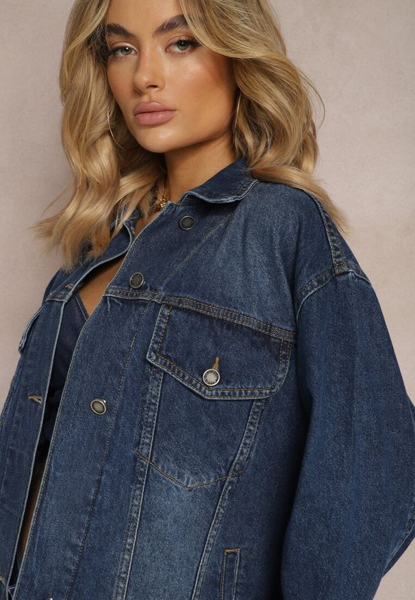 Renee - Granatowa Bawełniana Kurtka Oversize z Jeansu Zapinana na Guziki Nemetria. Kolor: niebieski. Materiał: bawełna, jeans. Sezon: lato