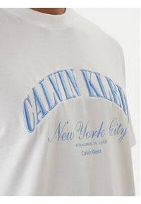 Calvin Klein Jeans T-Shirt LV04RF820G Biały Regular Fit. Kolor: biały. Materiał: bawełna #3