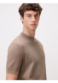 Reserved - Strukturalny sweter - brązowy. Kolor: brązowy. Materiał: bawełna #1