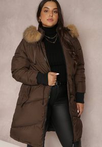Renee - Brązowa Kurtka Pikowana z Futerkiem Damene. Okazja: na co dzień. Kolekcja: plus size. Kolor: brązowy. Materiał: futro. Sezon: jesień, zima. Styl: klasyczny, casual, elegancki