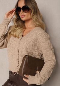 Renee - Beżowy Kardigan w Stylu Oversize z Guzikami i Ozdobnymi Tłoczeniami Palabia. Kolor: beżowy. Sezon: zima #3