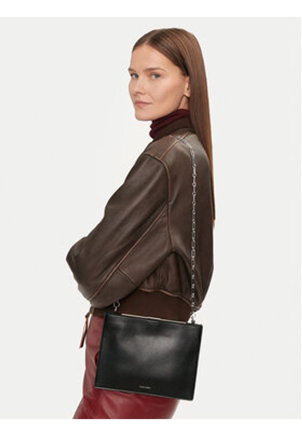 Calvin Klein Torebka Ck Night Square Crossbody K60K612794 Czarny. Kolor: czarny. Materiał: skórzane